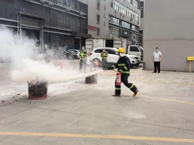Fabrik führt Brandschutzübung durch: Erhöhung der Sicherheit und Gewährleistung einer reibungslosen Auftragslieferung